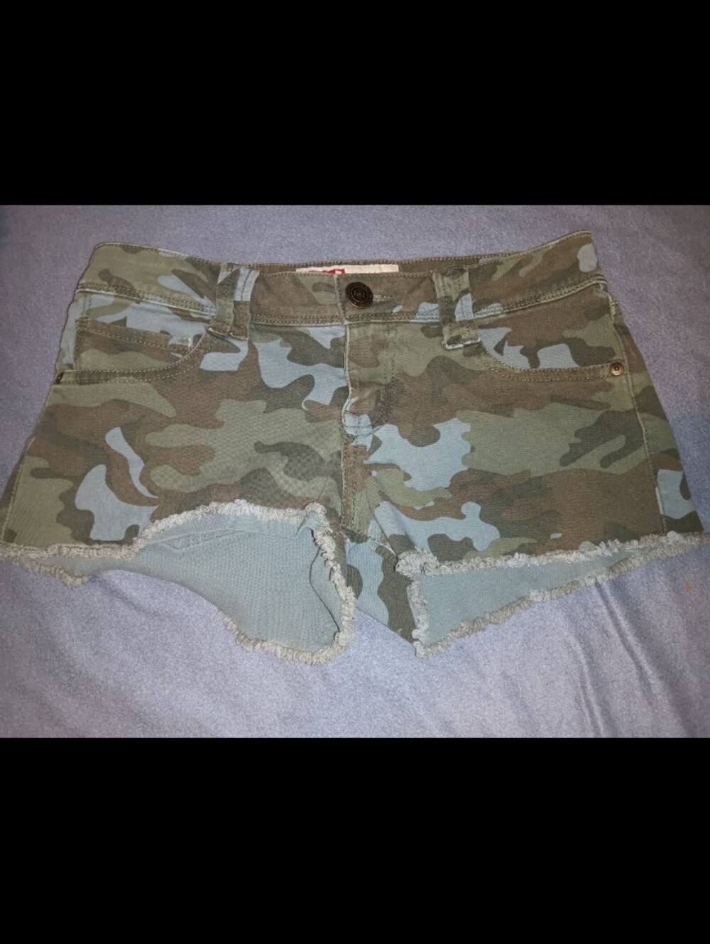 VTG Y2K l.e.i. Ashley Low-Rise Camo Frayed Hem Shorts Jrs. 1